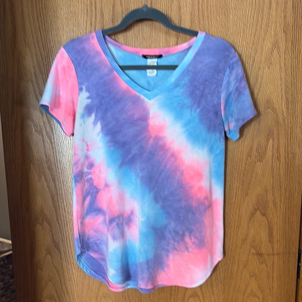 HEIMISH USA Pink and Blue V-Neck Short Sleeve Tee